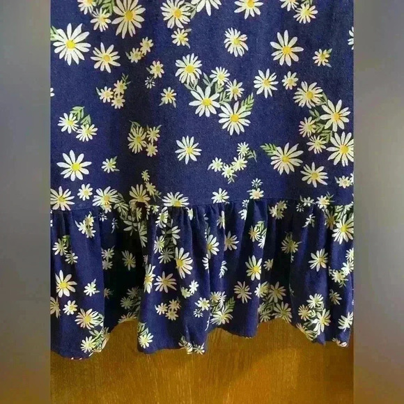 Altar’d State Navy Blue Balloon Sleeve Button Crop Top with White Flowers Size M - Picture 13 of 14